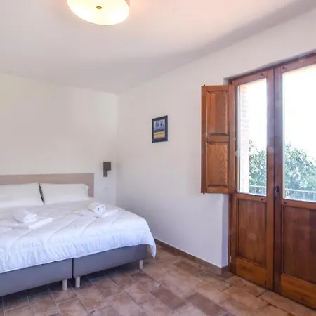 Cozy In Marina With Kitchen Апартаменты Longobardi