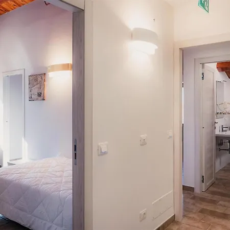 Cozy In Marina Apartment Longobardi